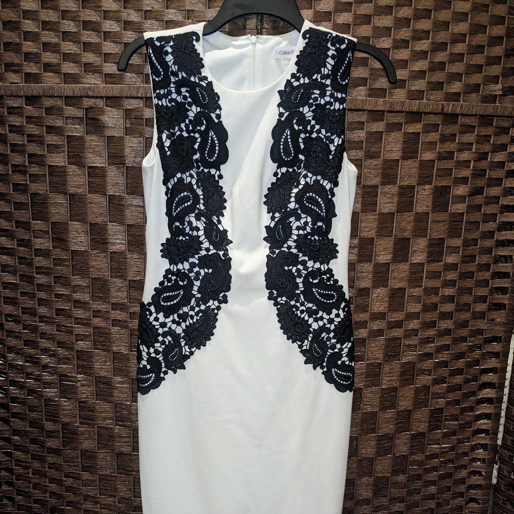 Calvin Klein Ivory Dress with Black Lace - Size 4